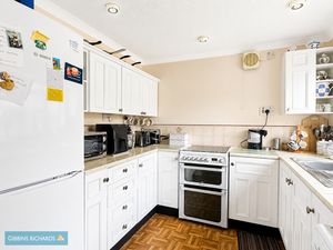 Kitchen- click for photo gallery
